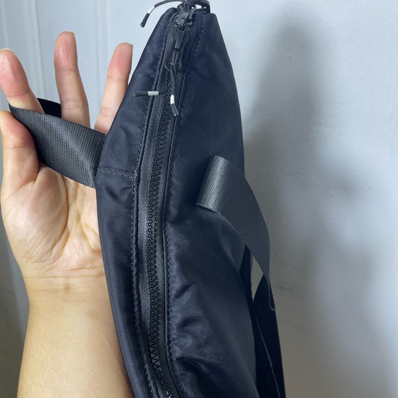 FABLETICS The Everyday Tote
Color: Black - Picture 10 of 10